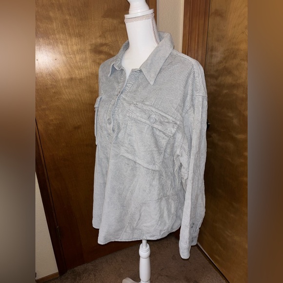 American Eagle Light Gray Corduroy Shirt - Picture 3 of 9